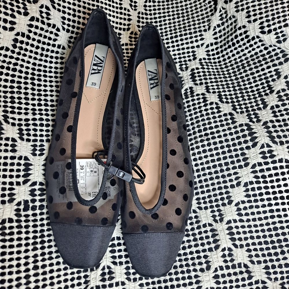 Zara Polka dot Ballet Flats